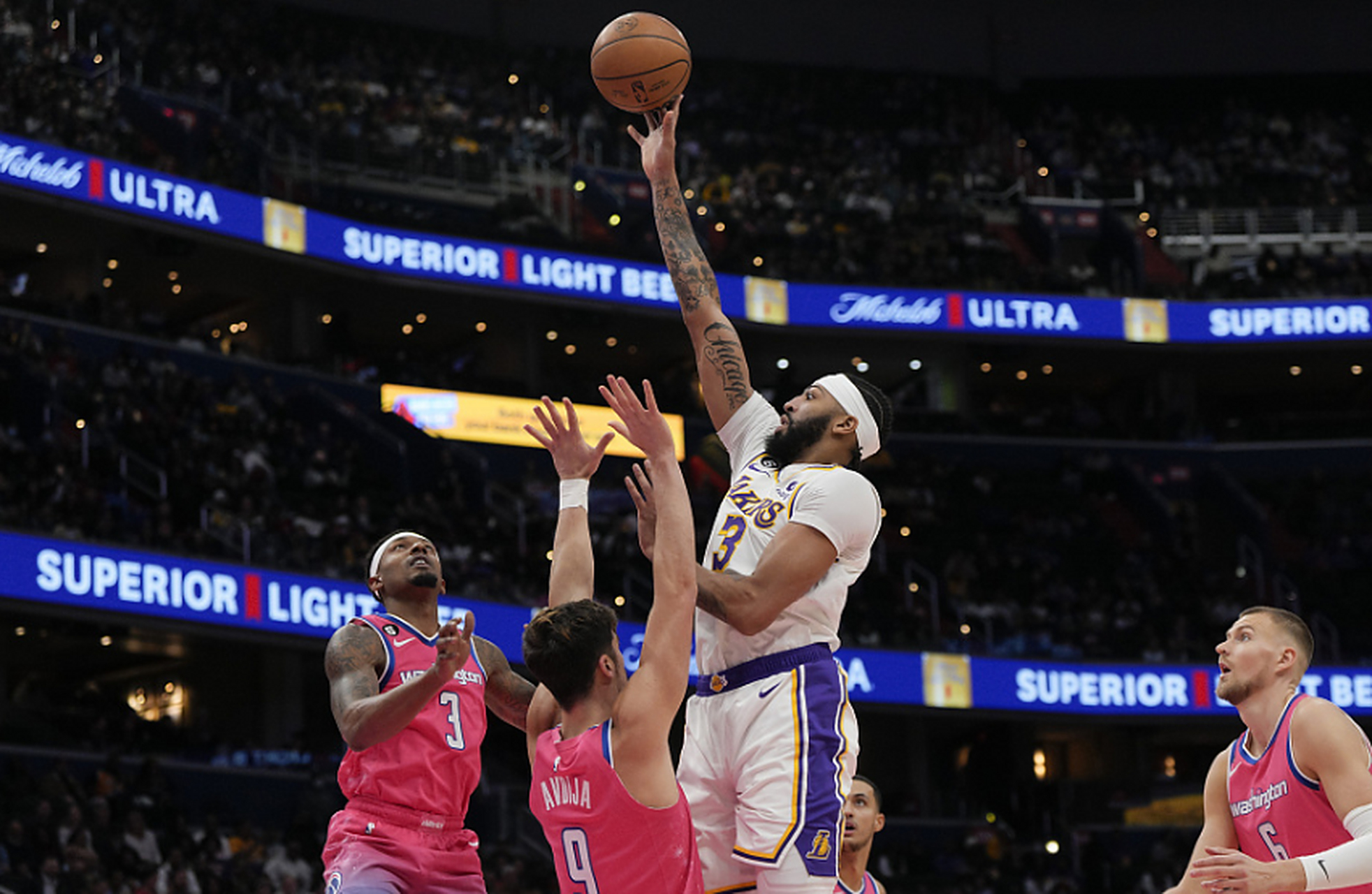 官方下载-浓眉哥连续十五场比赛得分超过刷新纪录，快船不断突破！